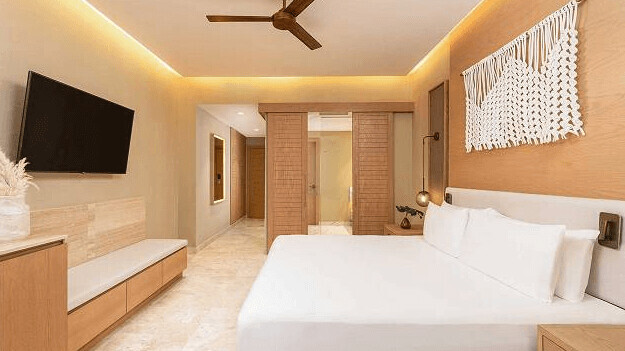 Resort View Swim Up King 